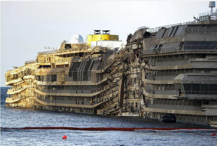 17 septiembre. rescatan restos Costa Concordia